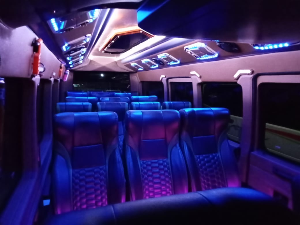 Elf Long 19 Seats